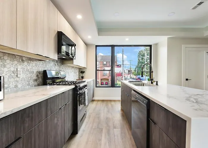 Skyline's Duplex- 10bd-6bth 4car Parking W Roofdeck Pittsburgh