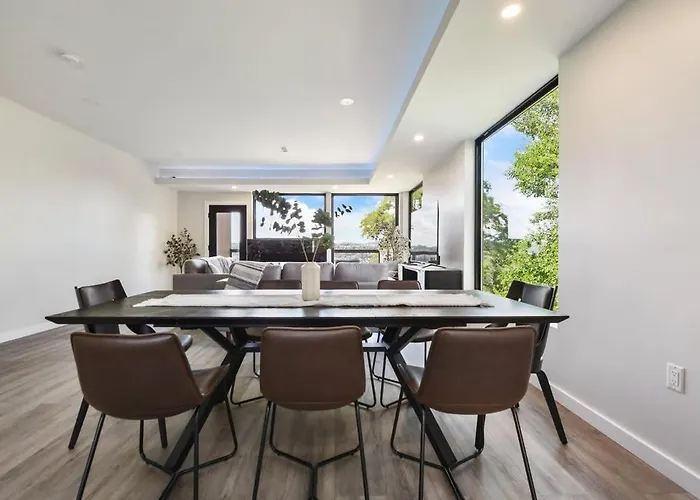 Skyline's Duplex- 10bd-6bth 4car Parking W Roofdeck *
