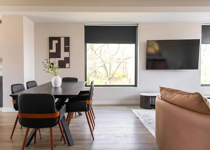 Holiday home Skyline's Duplex- 10bd-6bth 4car Parking W Roofdeck Pittsburgh
