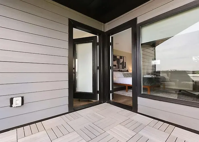 Holiday home Skyline's Duplex- 10bd-6bth 4car Parking W Roofdeck *