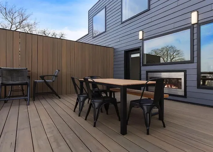 Skyline's Duplex- 10bd-6bth 4car Parking W Roofdeck Holiday home Pittsburgh