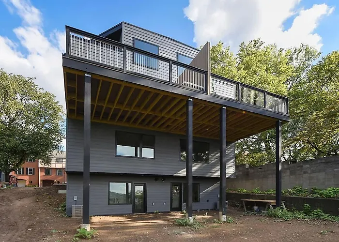 Skyline's Duplex- 10bd-6bth 4car Parking W Roofdeck * Pittsburgh